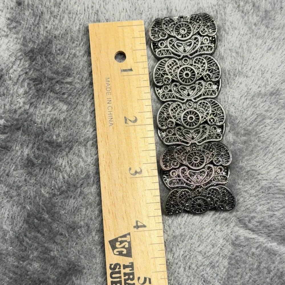 Ornate‎ Filigree Stretch Bracelet Silver Tone Lace Overlay Wide Cuff 9.5 in